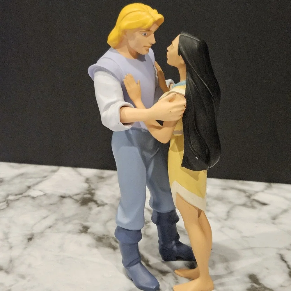 Vintage Disney Pocahontas Figurines Set Of 2 John Smith‎ Meeko Flit